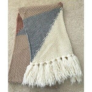 Vince Camuto Womens Scarf Rose Gold Grey Creme Classic Modern Long Fringe Warm